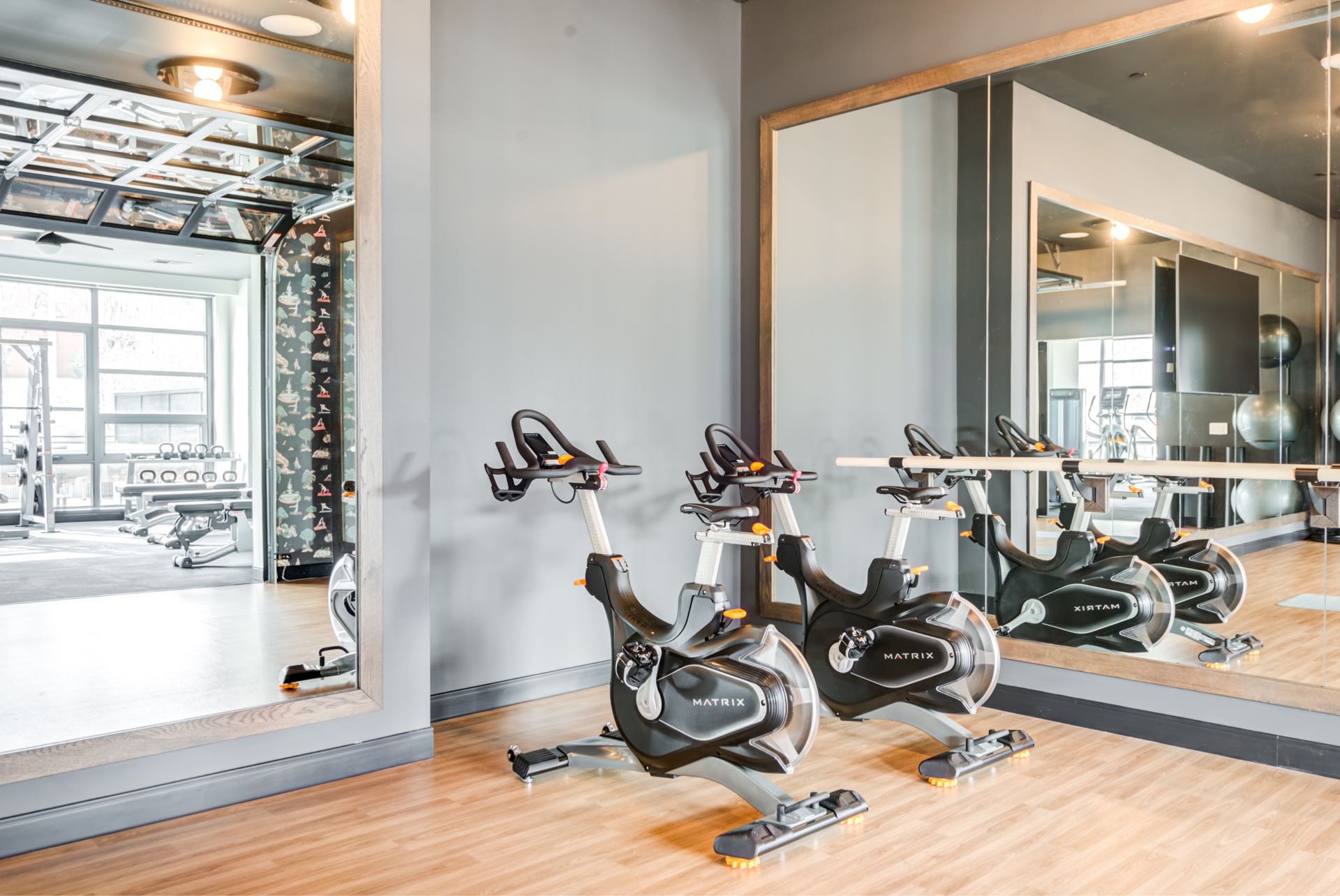 Studio with spin bikes 